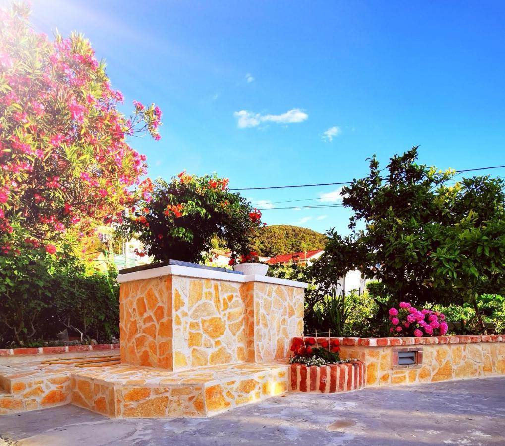 Apartmani Franciska Rab Town Extérieur photo