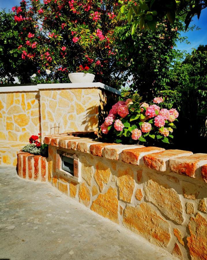 Apartmani Franciska Rab Town Extérieur photo