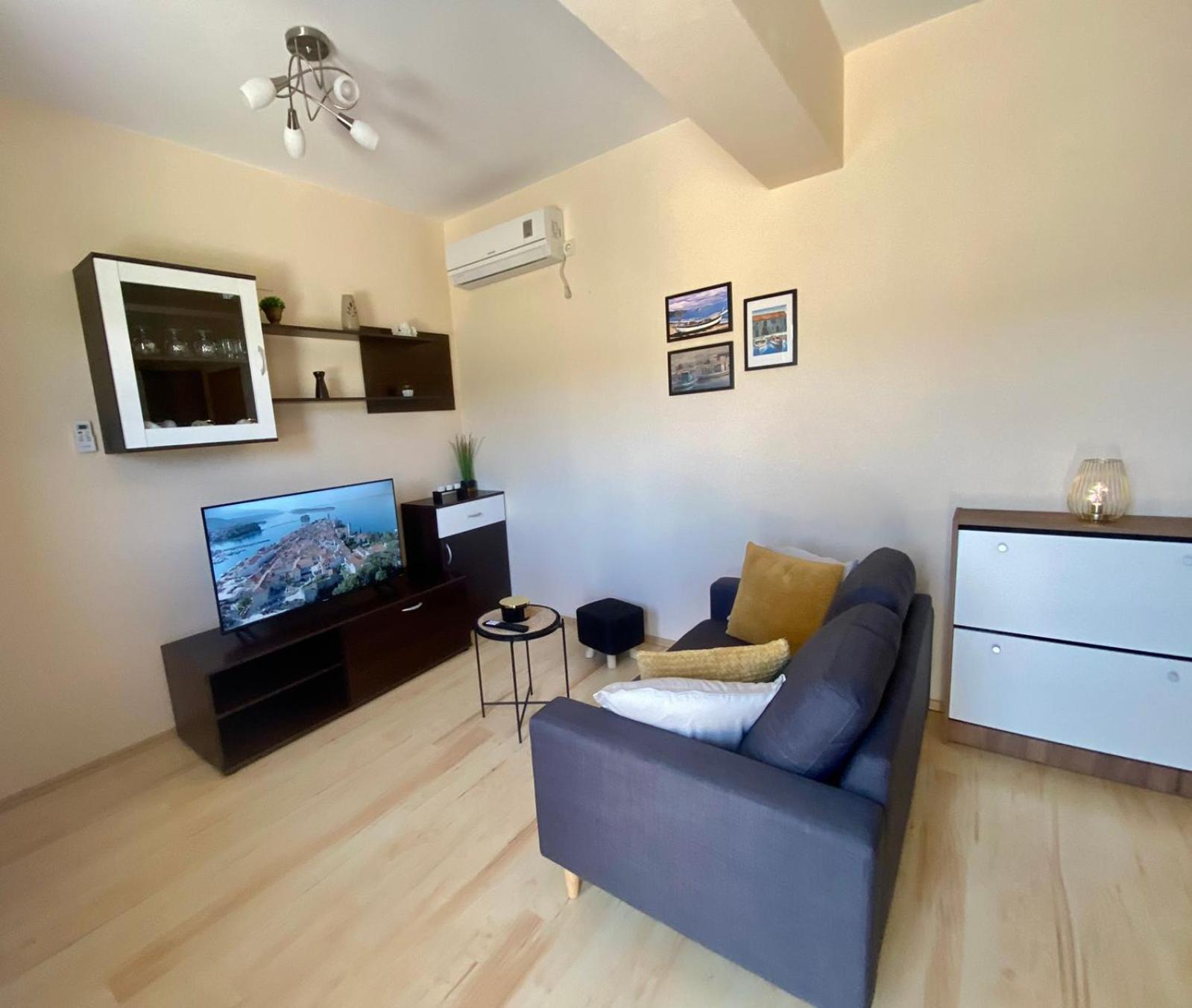 Apartmani Franciska Rab Town Extérieur photo