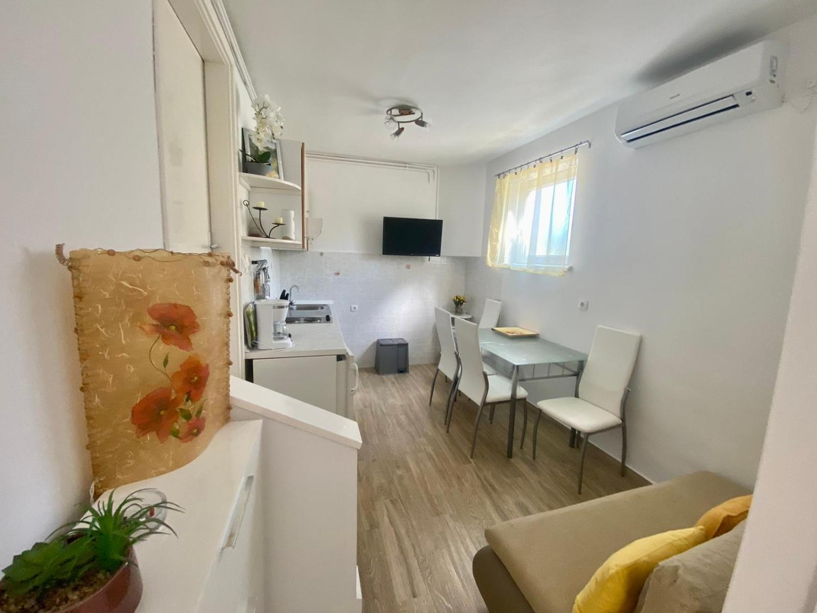 Apartmani Franciska Rab Town Extérieur photo
