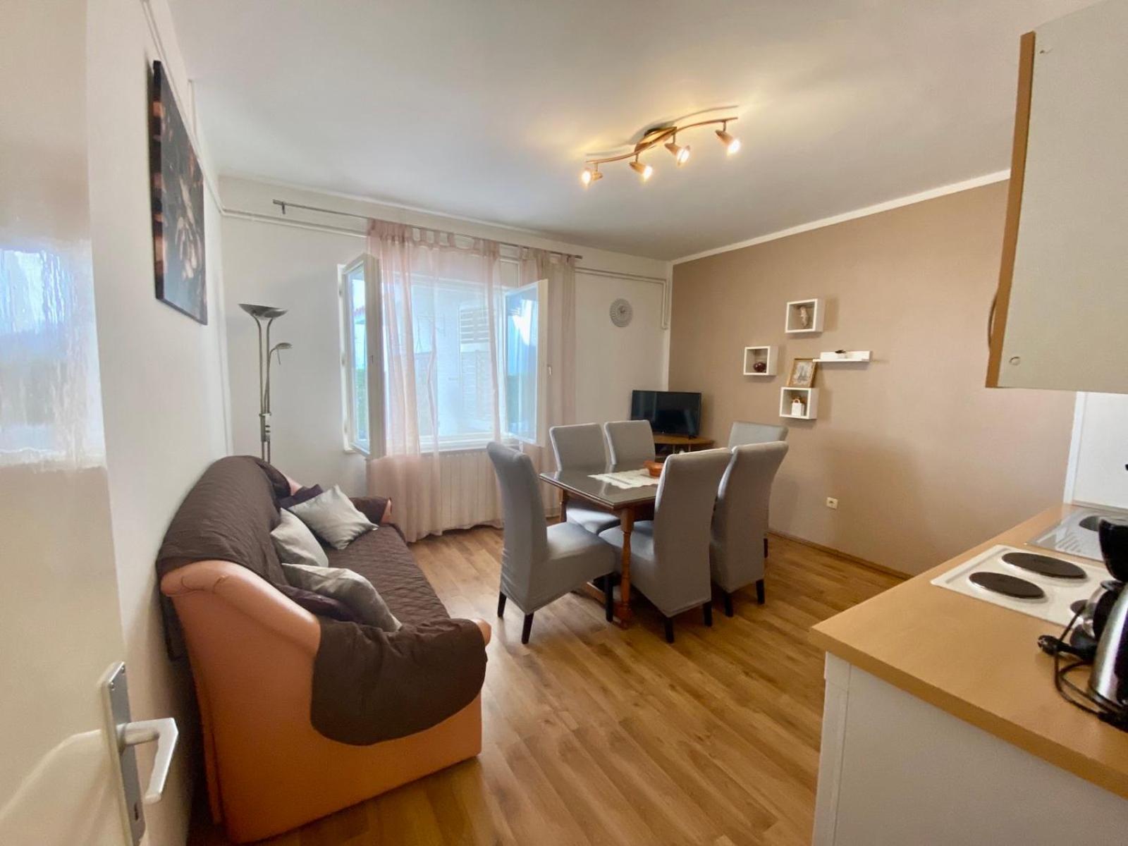 Apartmani Franciska Rab Town Extérieur photo