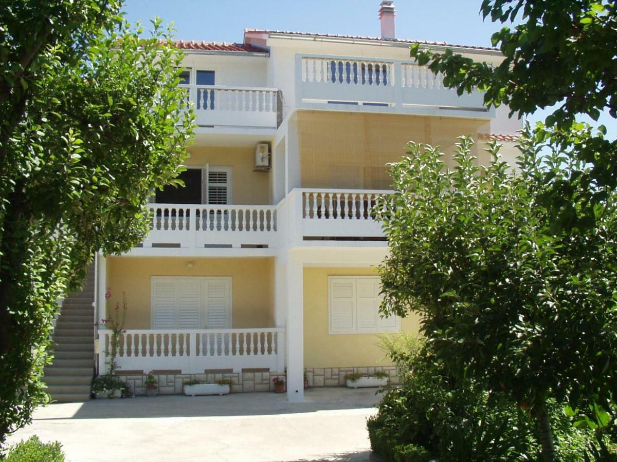 Apartmani Franciska Rab Town Extérieur photo
