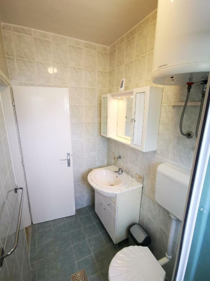 Apartmani Franciska Rab Town Extérieur photo